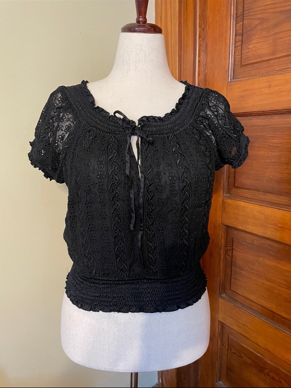 bebe Black Lace-Detail Puff Sleeve Blouse